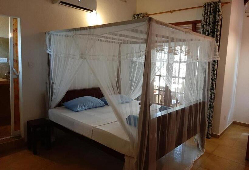 Номер Стандарт Трехместный, Sea Breeze Guest House