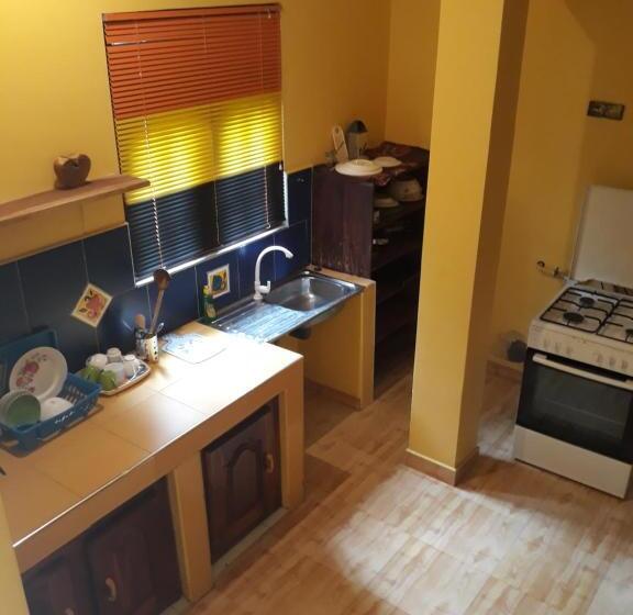 Апартаменты 1 Спальня с Балконом, Sea Breeze Guest House