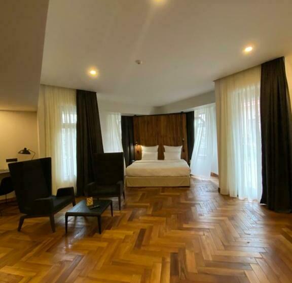 اتاق سوپریور, Shota@rustaveli Boutique