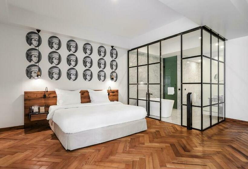 اتاق سوپریور, Shota@rustaveli Boutique