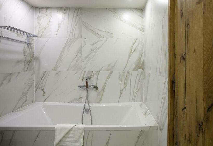 اتاق سوپریور, Shota@rustaveli Boutique