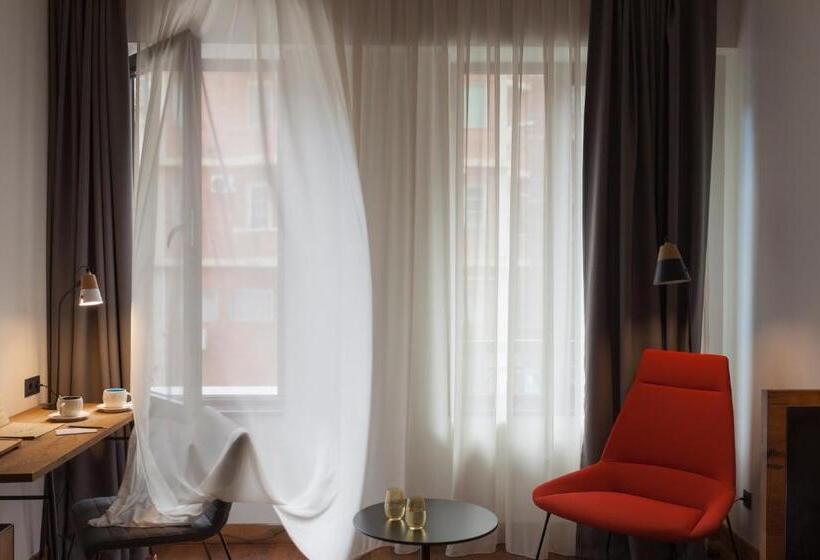 اتاق استاندارد, Shota@rustaveli Boutique