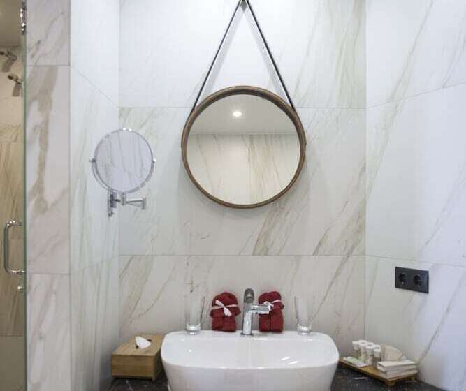 سوییت, Shota@rustaveli Boutique