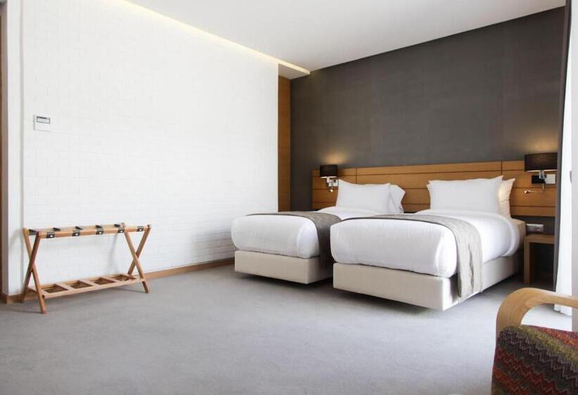 Номер Superior, Smarts