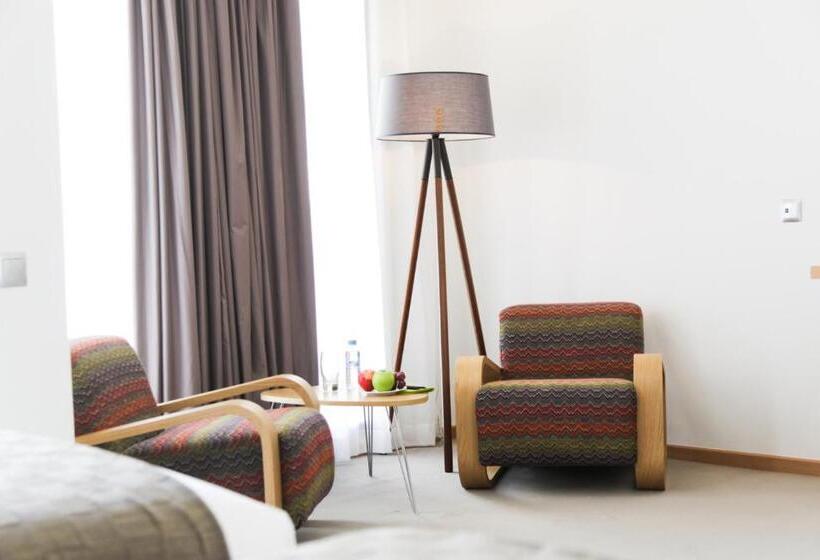 수피리어 룸, Smarts