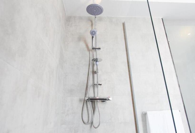 Номер Superior, Smarts