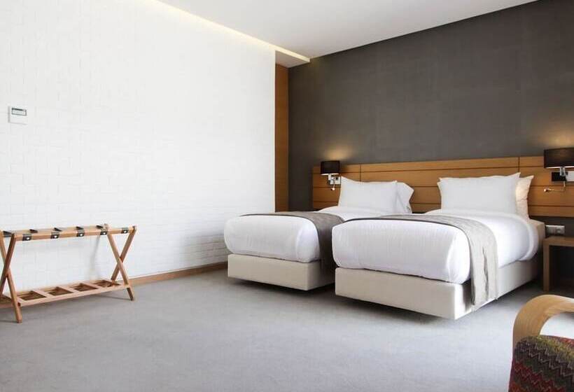 Номер Superior, Smarts