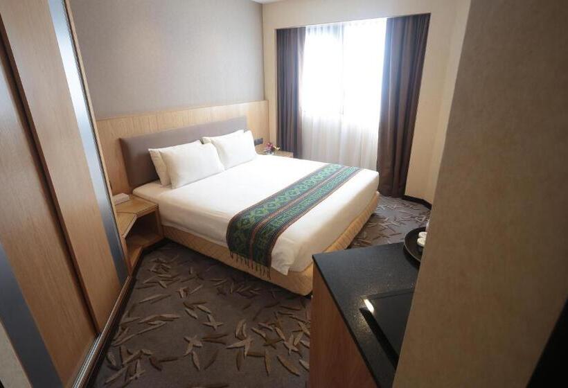 キングサイズベッドのスーペリアルーム, Imperial Riverbank Hotel Kuching