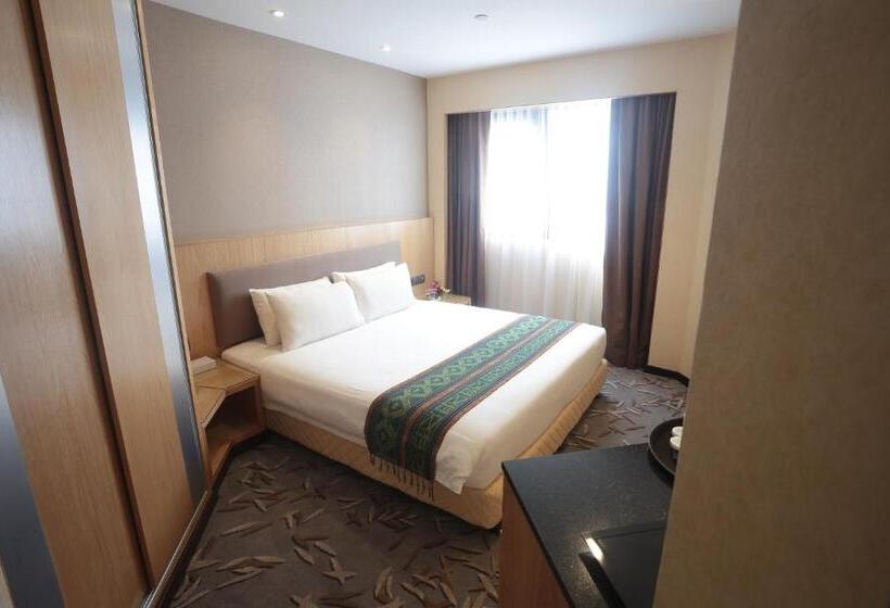 キングサイズベッドのスーペリアルーム, Imperial Riverbank Hotel Kuching