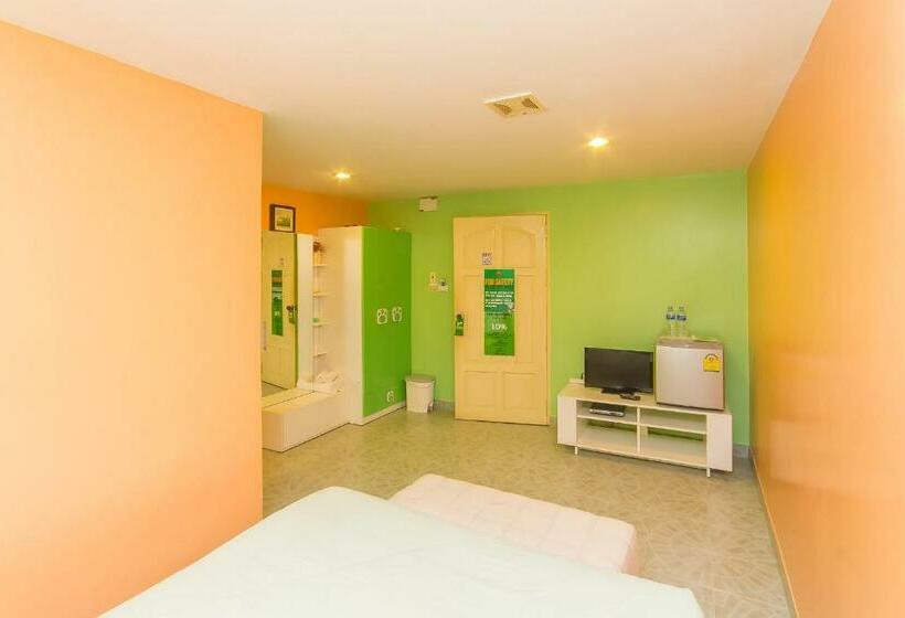 חדר סטנדרט, Aree's House