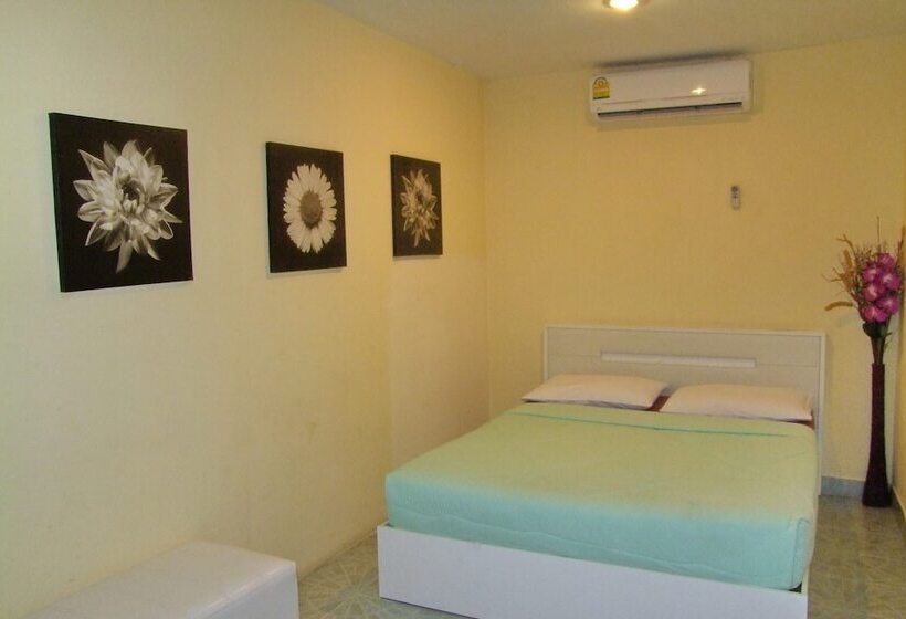 חדר סטנדרט, Aree's House