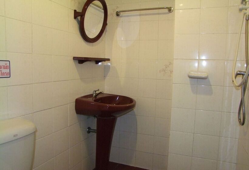 חדר סטנדרט, Aree's House