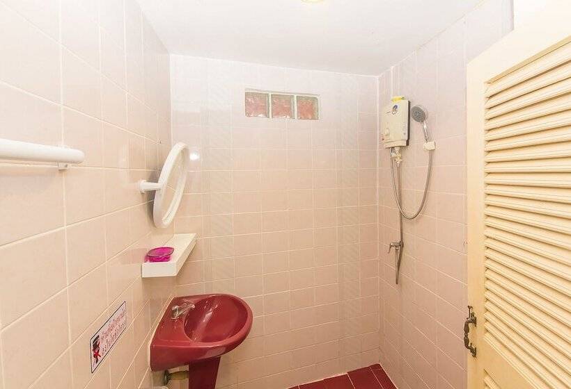 标准间, Aree's House