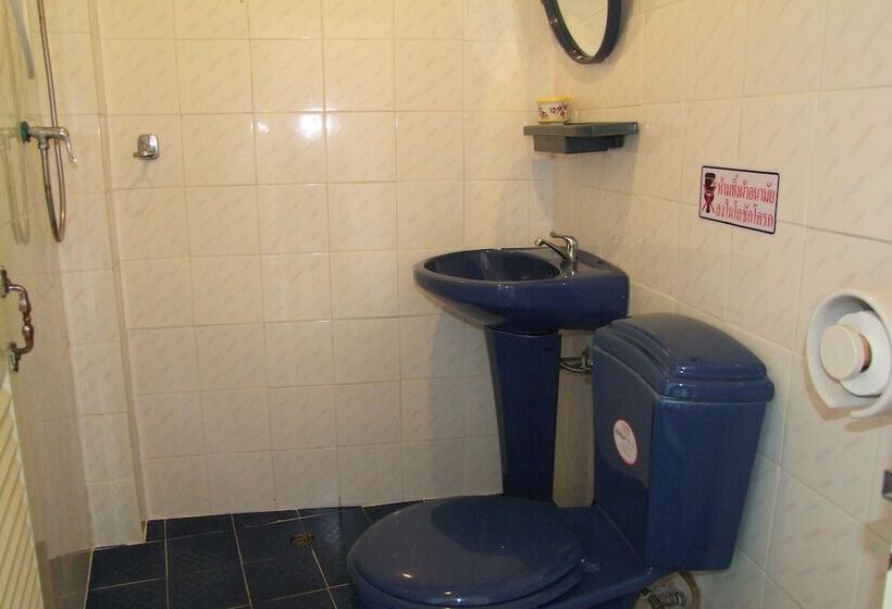 חדר סטנדרט, Aree's House