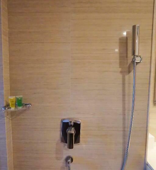 디럭스 룸, Platinum Adisucipto Hotel & Conference Center
