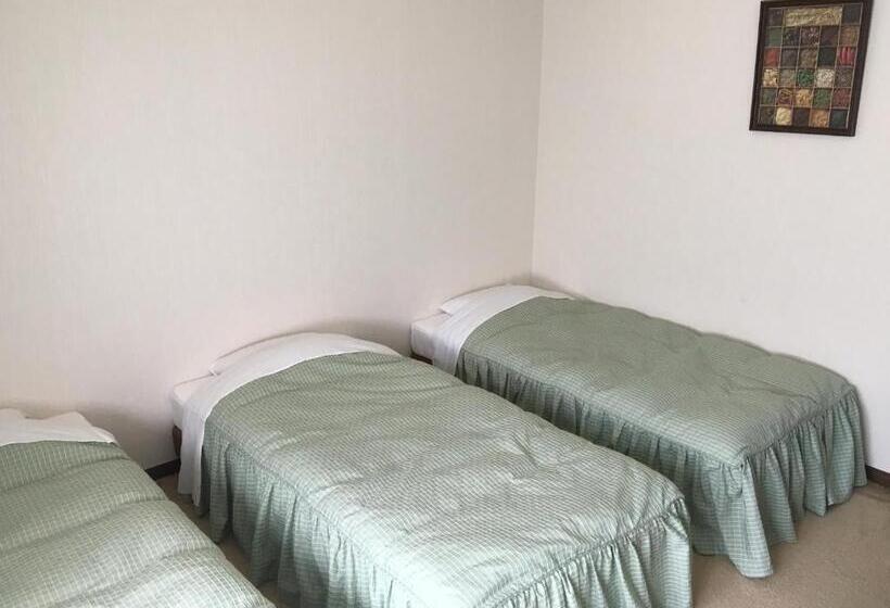 스탠다드 트리픔 룸 공동욕실, Pension Syo