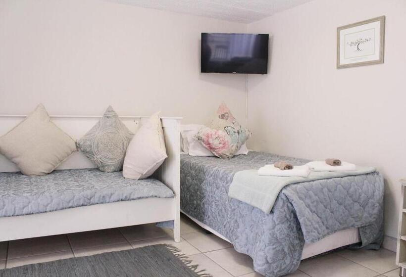 Семейный Номер, Vineyard On The Hill Guest House