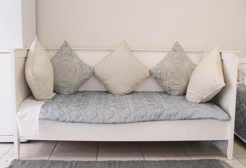 Семейный Номер, Vineyard On The Hill Guest House