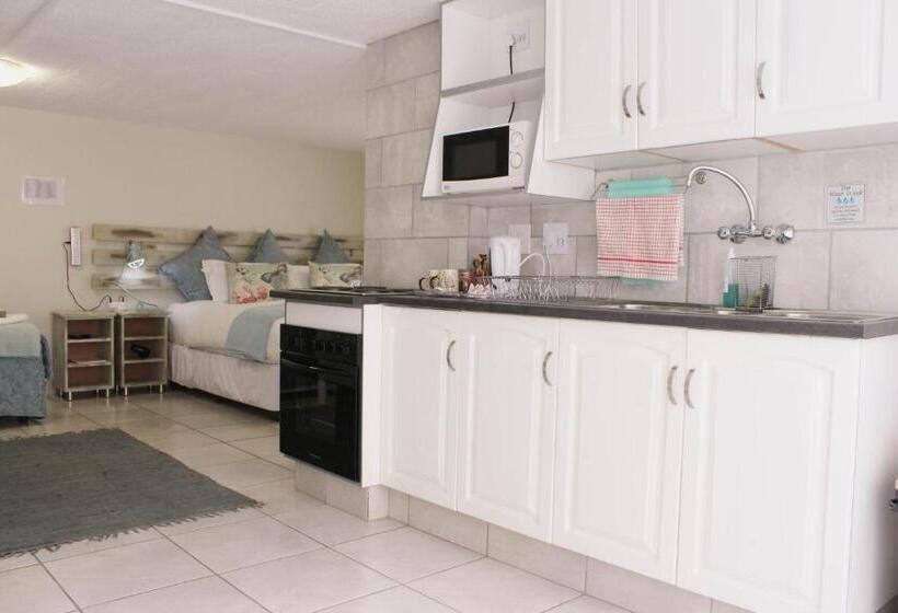 Семейный Номер, Vineyard On The Hill Guest House