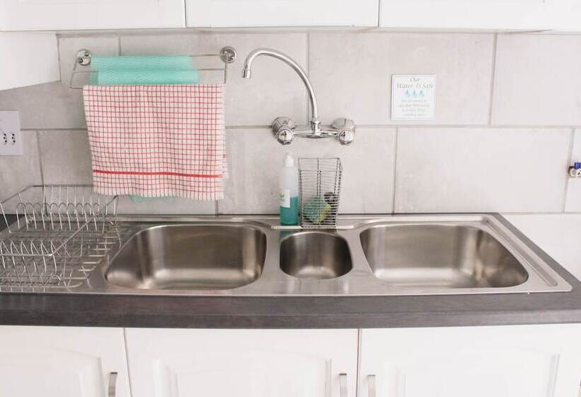 Семейный Номер, Vineyard On The Hill Guest House