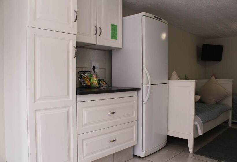 Семейный Номер, Vineyard On The Hill Guest House