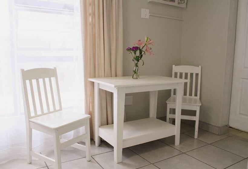 Семейный Номер, Vineyard On The Hill Guest House