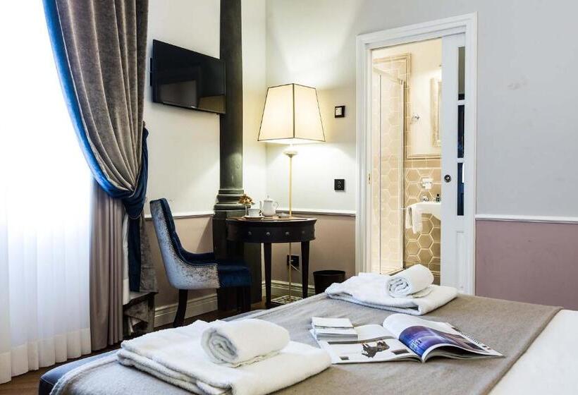 اتاق لوکس, Palazzo Roselli Cecconi