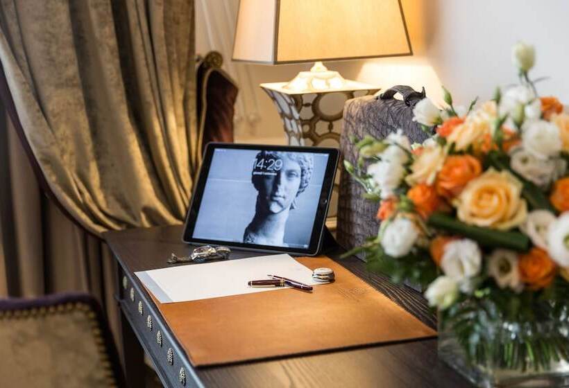 اتاق لوکس, Palazzo Roselli Cecconi