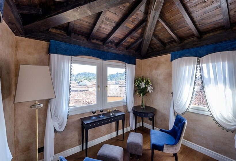سوییت, Palazzo Roselli Cecconi