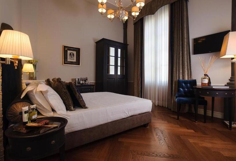 اتاق لوکس, Palazzo Roselli Cecconi