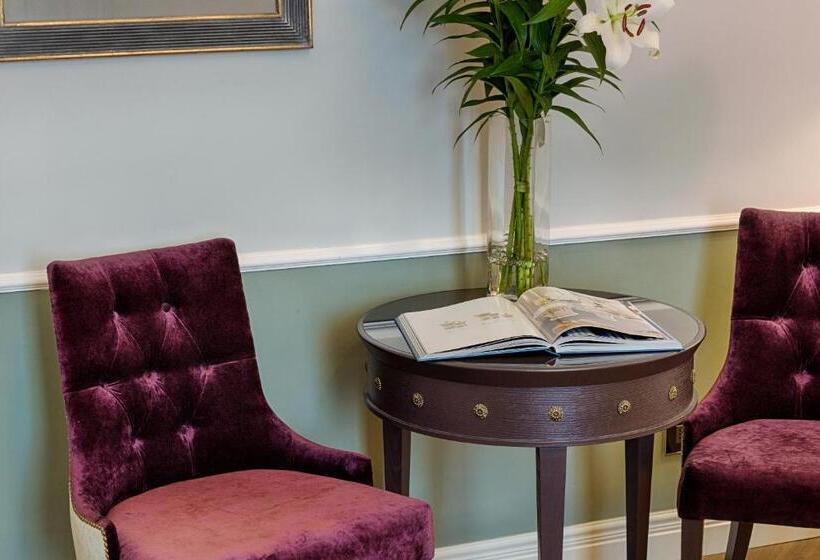 اتاق اجرایی, Palazzo Roselli Cecconi