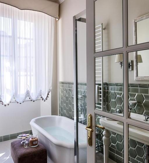 اتاق اجرایی, Palazzo Roselli Cecconi