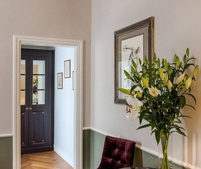 اتاق اجرایی, Palazzo Roselli Cecconi