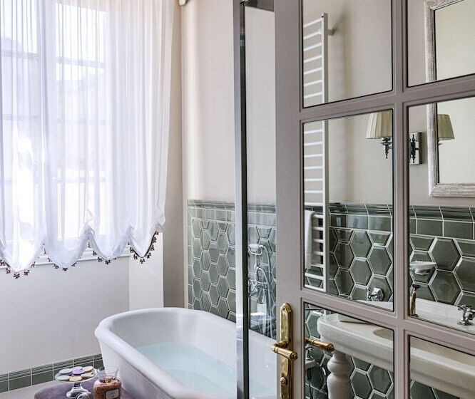 اتاق اجرایی, Palazzo Roselli Cecconi