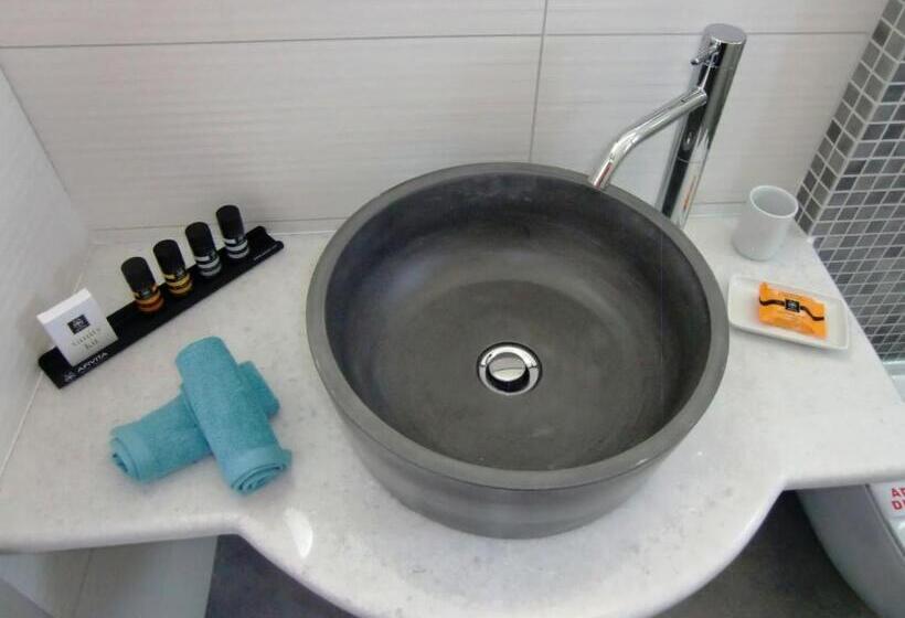 Chambre Deluxe, Platia