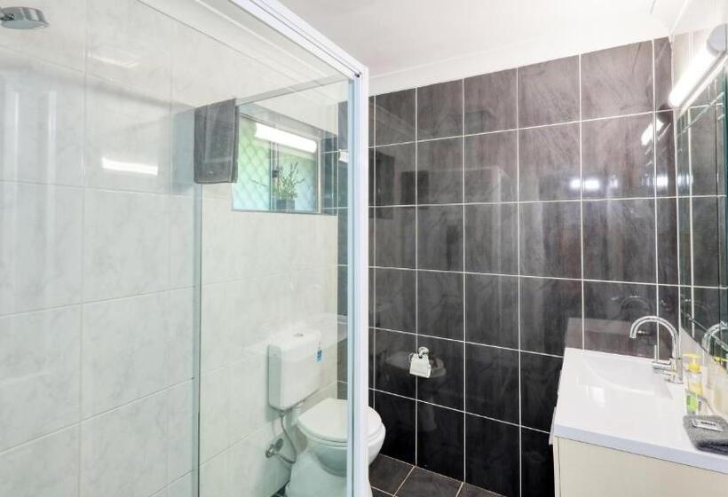 اتاق خانوادگی, Country Leisure Motor Inn