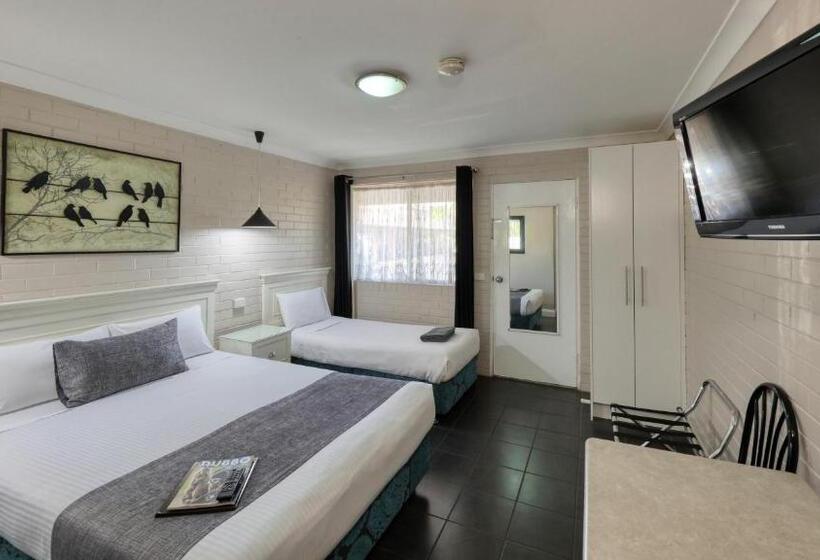 اتاق خانوادگی, Country Leisure Motor Inn