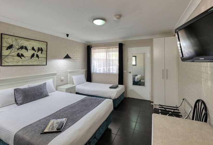 اتاق خانوادگی, Country Leisure Motor Inn