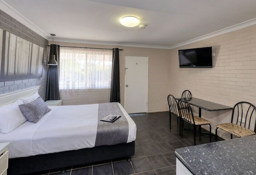 اتاق خانوادگی, Country Leisure Motor Inn