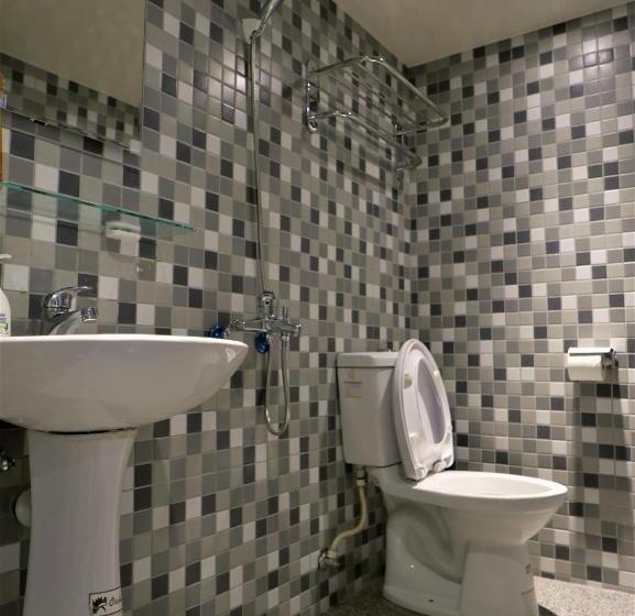 اتاق پایه با سرویس بهداشتی مشترک, 泊居旅店二館 Oursinn Hotel 2