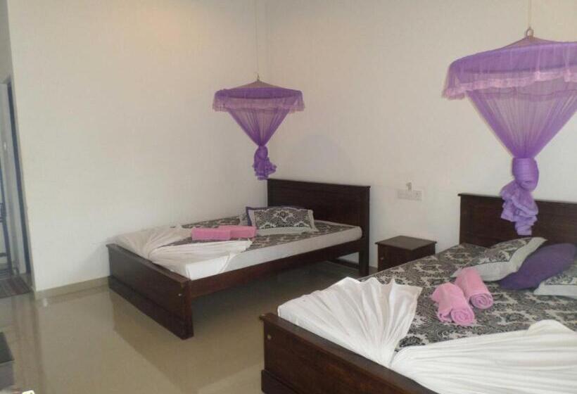 Семейный Номер, Romana Rest Kataragama