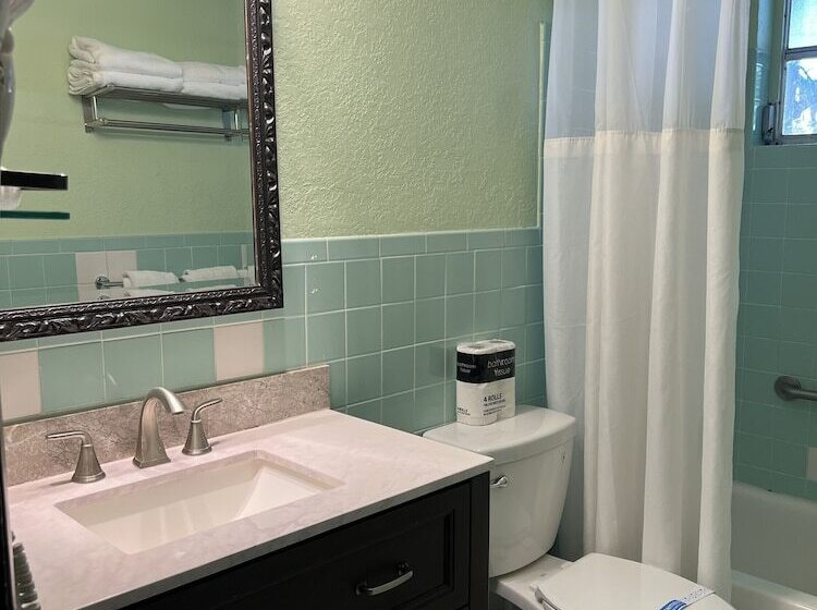 舒适两卧公寓, Sheridan Suites Apartments