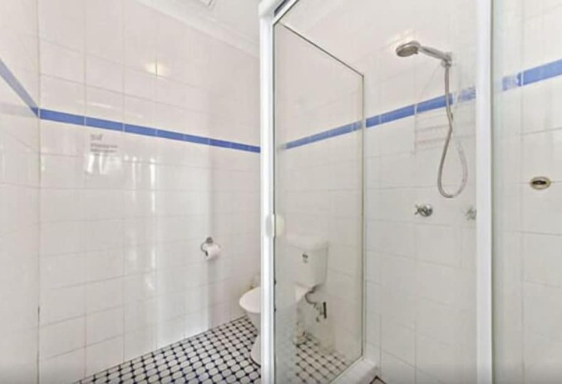 Номер Стандарт Индивидуальный Совместная Ванная, Sinclairs City Hostel