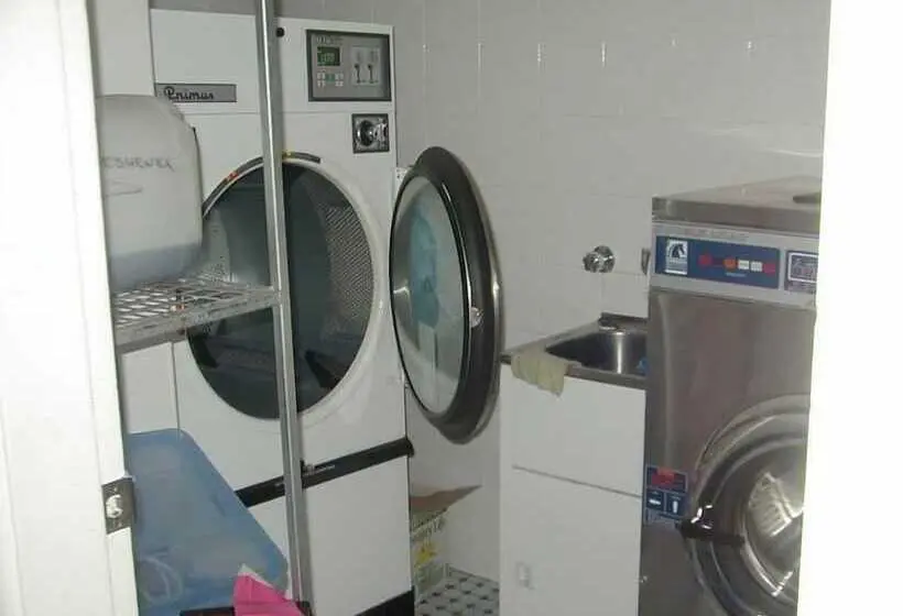 Standard Yhden Hengen Huone Jaettu Kylpyhuone, Sinclairs City Hostel