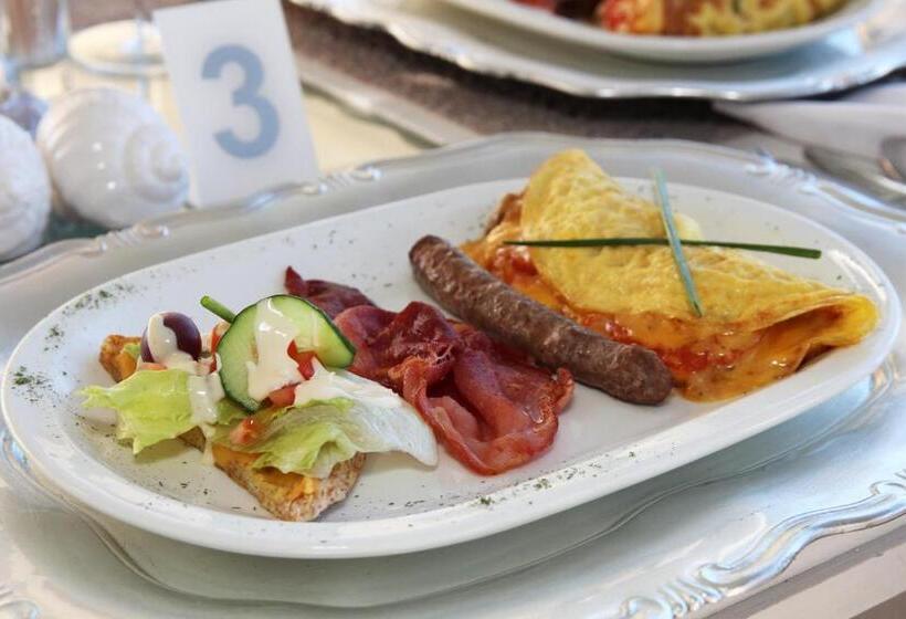 スーペリアールーム, Victoria Manor