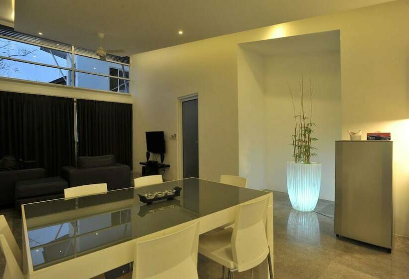 דירת 2 חדרי שינה עם נוף לבריכה, Bali Yarra Villas  Seminyak