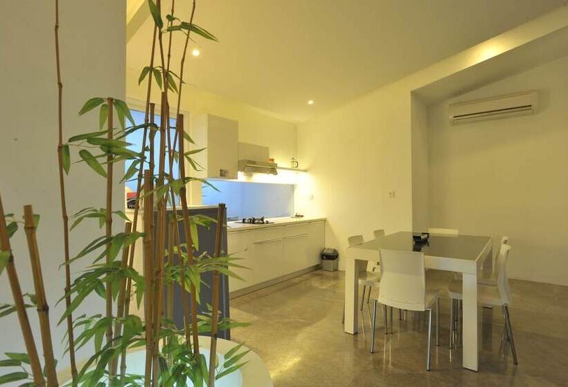 דירת 2 חדרי שינה עם נוף לבריכה, Bali Yarra Villas  Seminyak