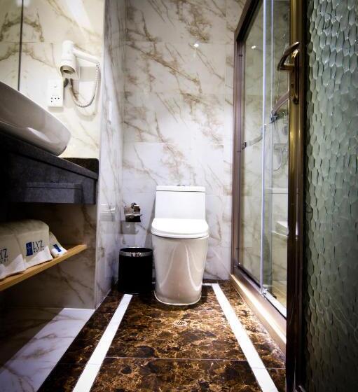 Executive Kamer, Lyz Business