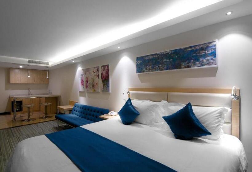 Junior Suite, Lyz Business