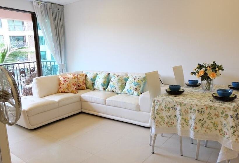 プールビューの2ベッドルームアパート, Marrakesh Condo Residence By Hua Hin Property Online